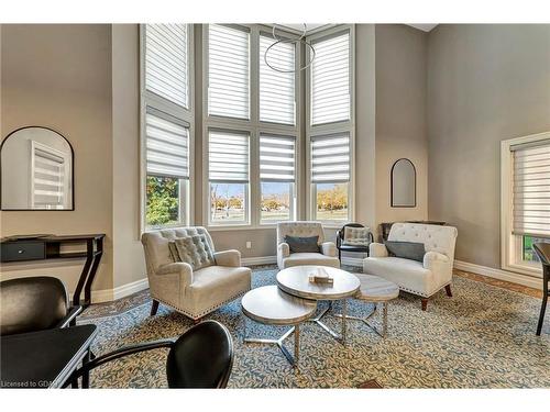 20 Honeysuckle Drive, Guelph, ON - Indoor Photo Showing Living Room