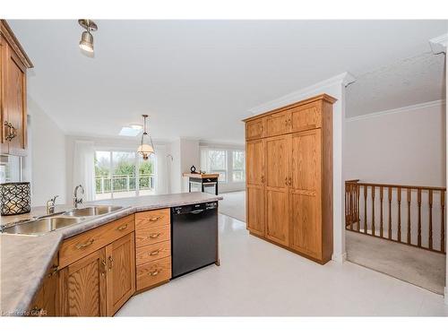 20 Honeysuckle Drive, Guelph, ON - Indoor Photo Showing Kitchen With Double Sink