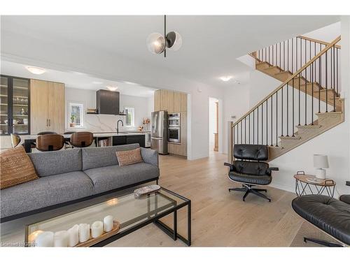 48 Macalister Boulevard, Guelph, ON - Indoor Photo Showing Living Room