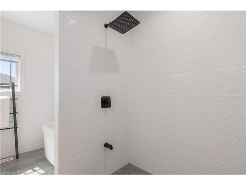 48 Macalister Boulevard, Guelph, ON - Indoor Photo Showing Bathroom