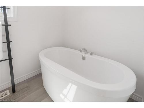 48 Macalister Boulevard, Guelph, ON - Indoor Photo Showing Bathroom