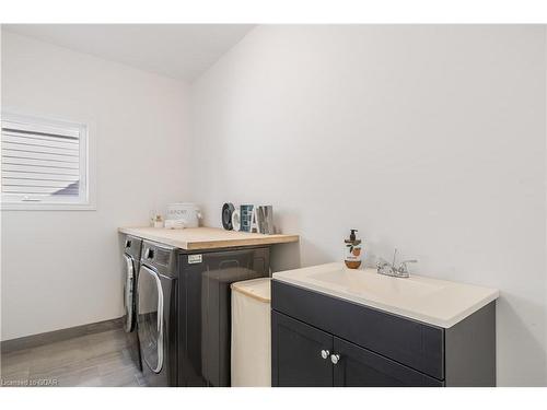 48 Macalister Boulevard, Guelph, ON - Indoor Photo Showing Laundry Room