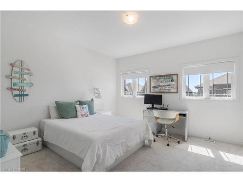 48 Macalister Boulevard, Guelph, ON - Indoor Photo Showing Bedroom