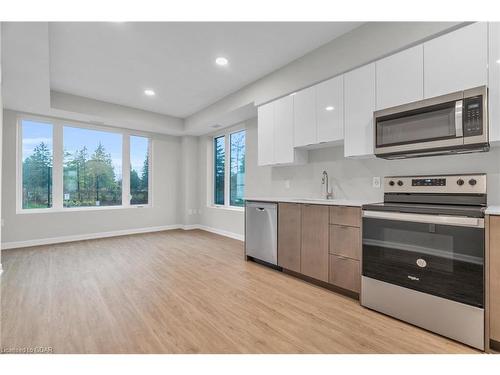 123-708 Woolwich Street, Guelph, ON - Indoor Photo Showing Kitchen