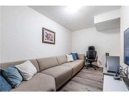 44 Kay Crescent, Guelph, ON - Indoor Photo Showing Living Room