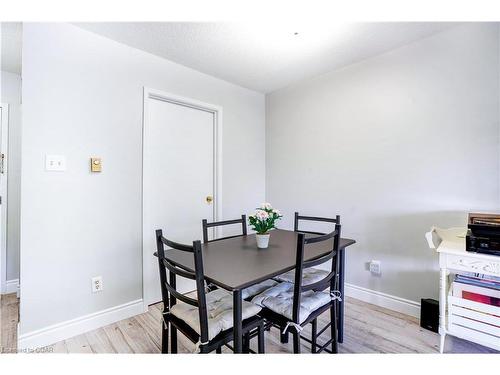 402-5 Jacksway Crescent, London, ON - Indoor Photo Showing Dining Room