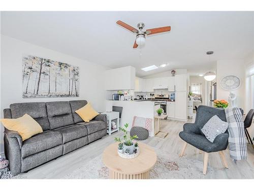 12 Bush Lane, Aberfoyle, ON - Indoor Photo Showing Living Room