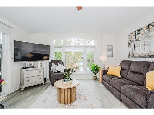 12 Bush Lane, Aberfoyle, ON - Indoor Photo Showing Living Room