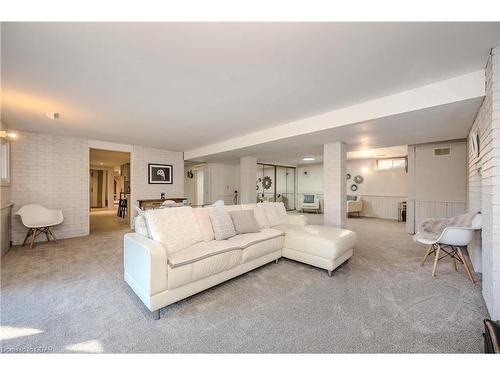 4891 Wellington Rd 29 Road, Guelph, ON - Indoor Photo Showing Living Room