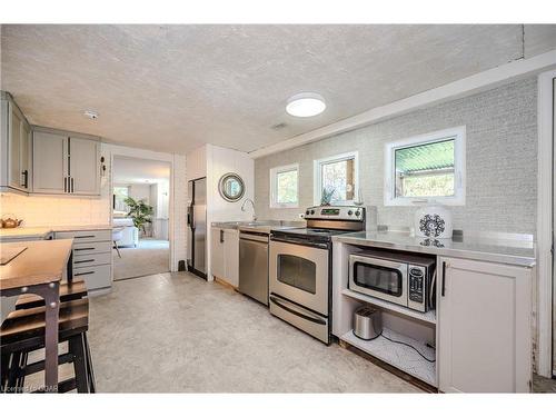 4891 Wellington Rd 29 Road, Guelph, ON - Indoor Photo Showing Kitchen