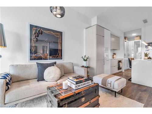 910-15 Lower Jarvis Street, Toronto, ON - Indoor Photo Showing Living Room