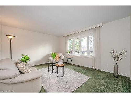 4 Lambert Crescent, Guelph, ON - Indoor Photo Showing Living Room