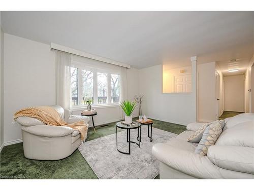 4 Lambert Crescent, Guelph, ON - Indoor Photo Showing Living Room