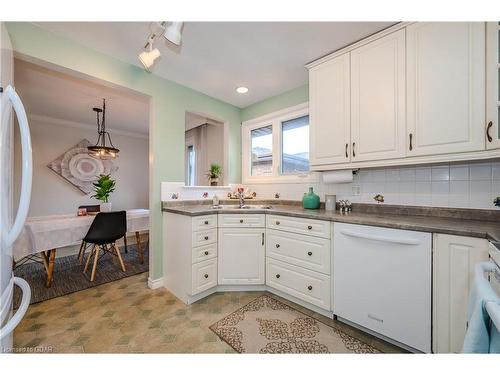 4 Lambert Crescent, Guelph, ON - Indoor Photo Showing Kitchen