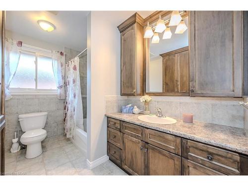 4 Lambert Crescent, Guelph, ON - Indoor Photo Showing Bathroom