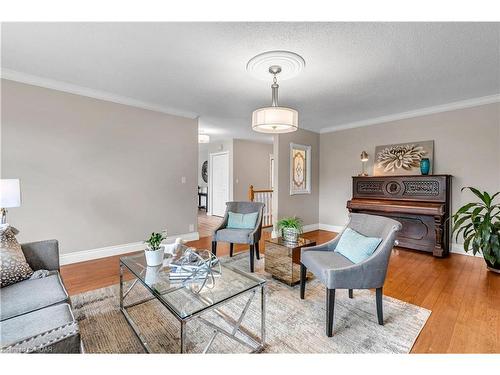 5819 Wellington Cty Rd 7, Guelph, ON - Indoor Photo Showing Living Room