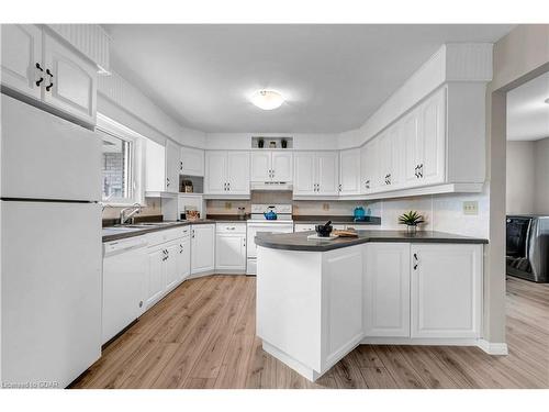 5819 Wellington Cty Rd 7, Guelph, ON - Indoor Photo Showing Kitchen