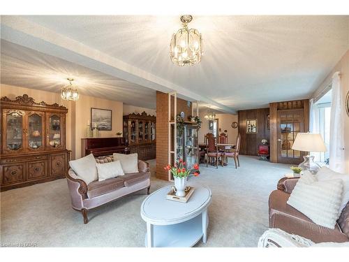 7147 Wellington Road No. 124 Road, Guelph/Eramosa, ON - Indoor Photo Showing Living Room