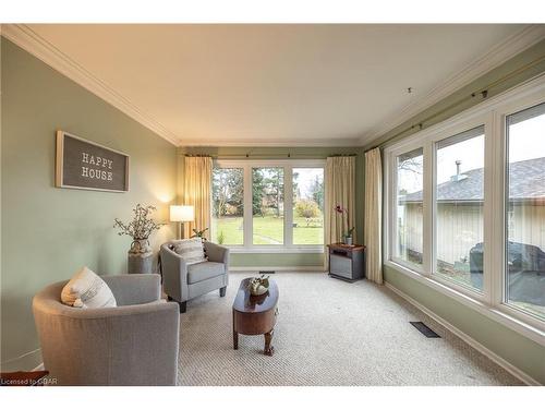 7147 Wellington Road No. 124 Road, Guelph/Eramosa, ON - Indoor Photo Showing Living Room