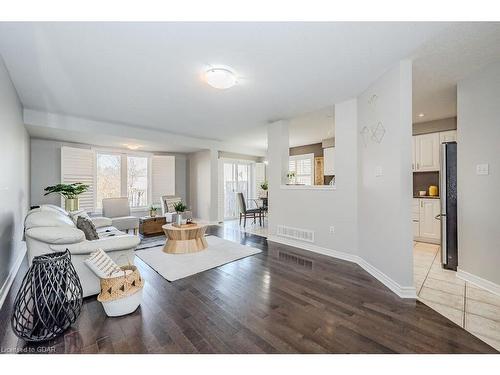 50 Wilkie Crescent, Guelph, ON - Indoor Photo Showing Living Room