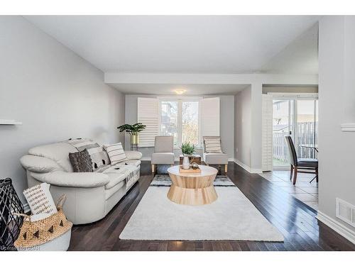 50 Wilkie Crescent, Guelph, ON - Indoor Photo Showing Living Room