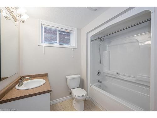 78 Amsterdam Crescent, Guelph, ON - Indoor Photo Showing Bathroom