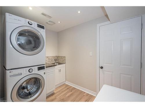 78 Amsterdam Crescent, Guelph, ON - Indoor Photo Showing Laundry Room