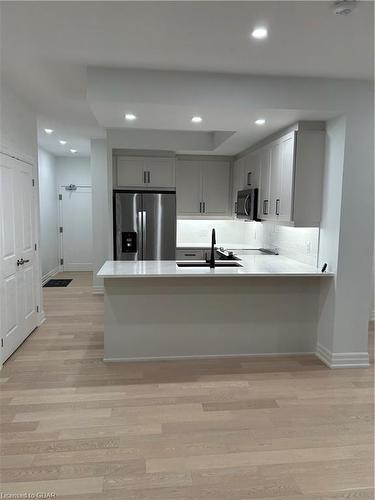 1001-1880 Gordon Street, Guelph, ON - Indoor Photo Showing Kitchen