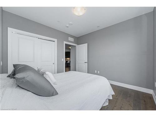 709-1878 Gordon Street, Guelph, ON - Indoor Photo Showing Bedroom