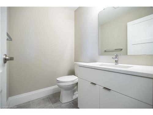 801-73 Arthur Street S, Guelph, ON - Indoor Photo Showing Bathroom