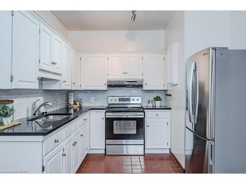 8-196 Arthur Street N, Guelph, ON - Indoor Photo Showing Kitchen