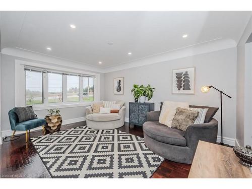 5485 Highway 6 N, Guelph, ON - Indoor Photo Showing Living Room