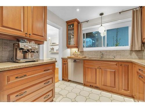 19 Birch Street, Guelph, ON - Indoor Photo Showing Kitchen