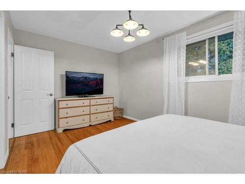 19 Birch Street, Guelph, ON - Indoor Photo Showing Bedroom