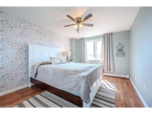 608-279 Chandler Drive, Kitchener, ON - Indoor Photo Showing Bedroom