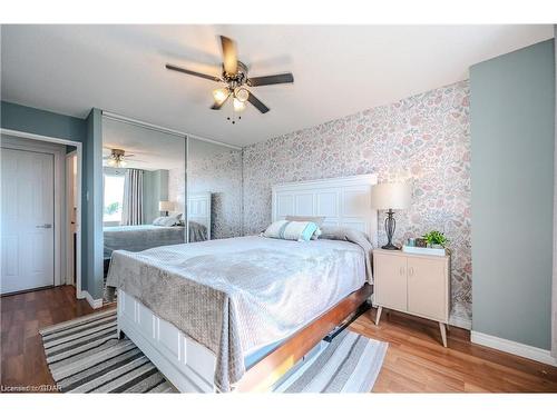 608-279 Chandler Drive, Kitchener, ON - Indoor Photo Showing Bedroom