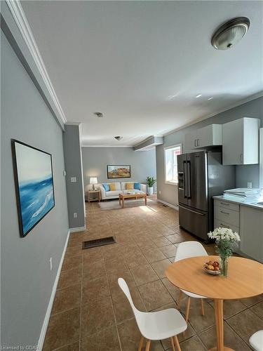 B-246 Woolwich Street, Guelph, ON - Indoor Photo Showing Kitchen