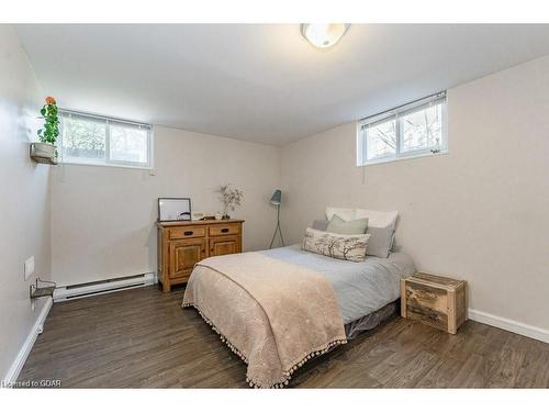 75 Cedar Street, Guelph, ON - Indoor Photo Showing Bedroom