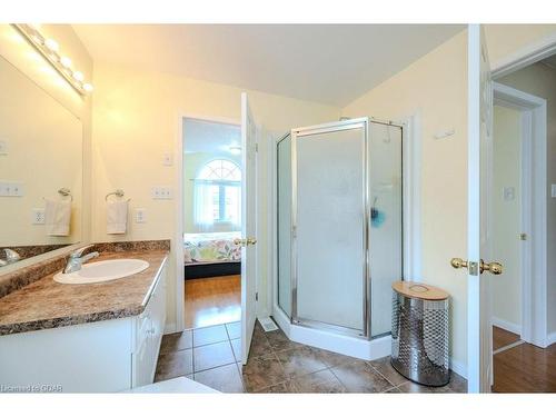 81 Windflower Drive, Kitchener, ON - Indoor Photo Showing Bathroom