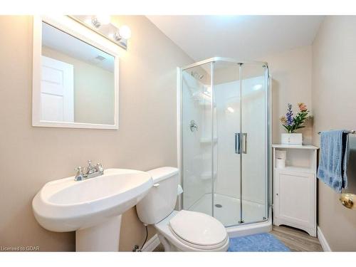 81 Windflower Drive, Kitchener, ON - Indoor Photo Showing Bathroom