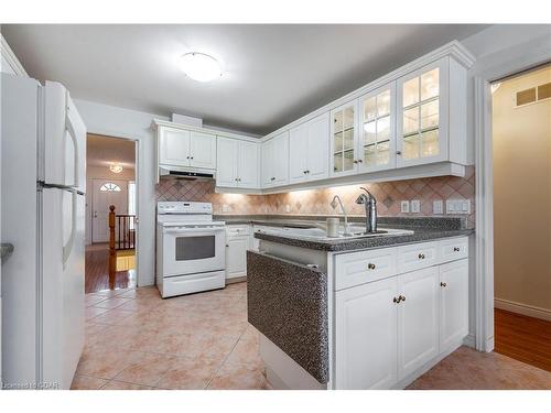 82 White Pine Way, Guelph, ON - Indoor Photo Showing Kitchen