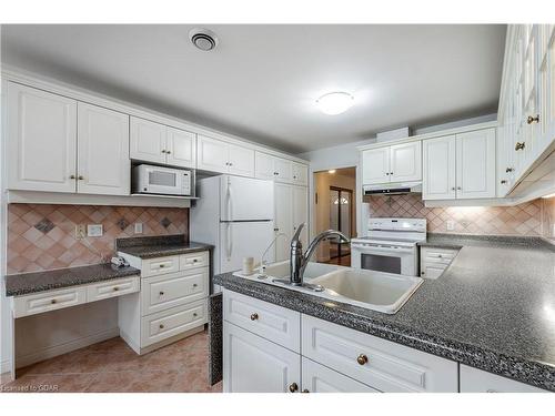 82 White Pine Way, Guelph, ON - Indoor Photo Showing Kitchen