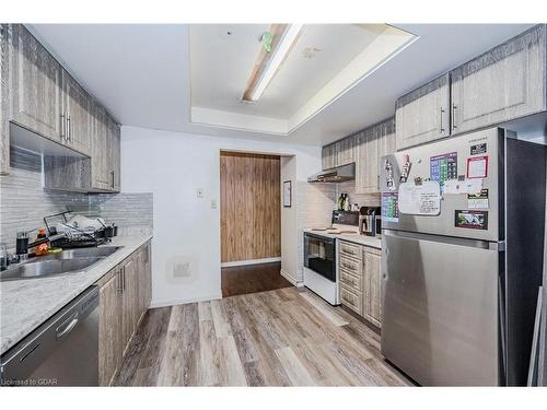 43-141 Janefield Ave Avenue, Guelph, ON - Indoor Photo Showing Kitchen