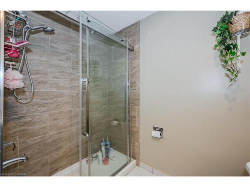 43-141 Janefield Ave Avenue, Guelph, ON - Indoor Photo Showing Bathroom