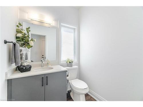 43 Ferris Circle, Guelph, ON - Indoor Photo Showing Bathroom