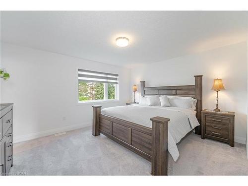 43 Ferris Circle, Guelph, ON - Indoor Photo Showing Bedroom