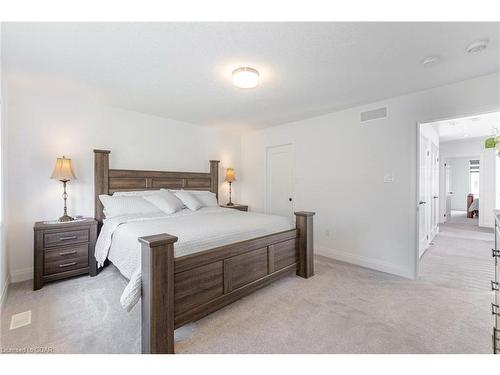 43 Ferris Circle, Guelph, ON - Indoor Photo Showing Bedroom