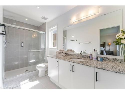 43 Ferris Circle, Guelph, ON - Indoor Photo Showing Bathroom