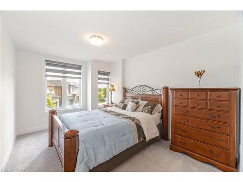 43 Ferris Circle, Guelph, ON - Indoor Photo Showing Bedroom