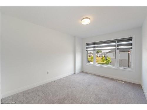 43 Ferris Circle, Guelph, ON - Indoor Photo Showing Other Room